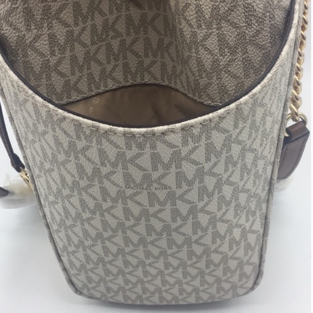 MICHAEL KORS LG CHAIN SHOULDER TOTE VANILLA - Picture 7 of 16